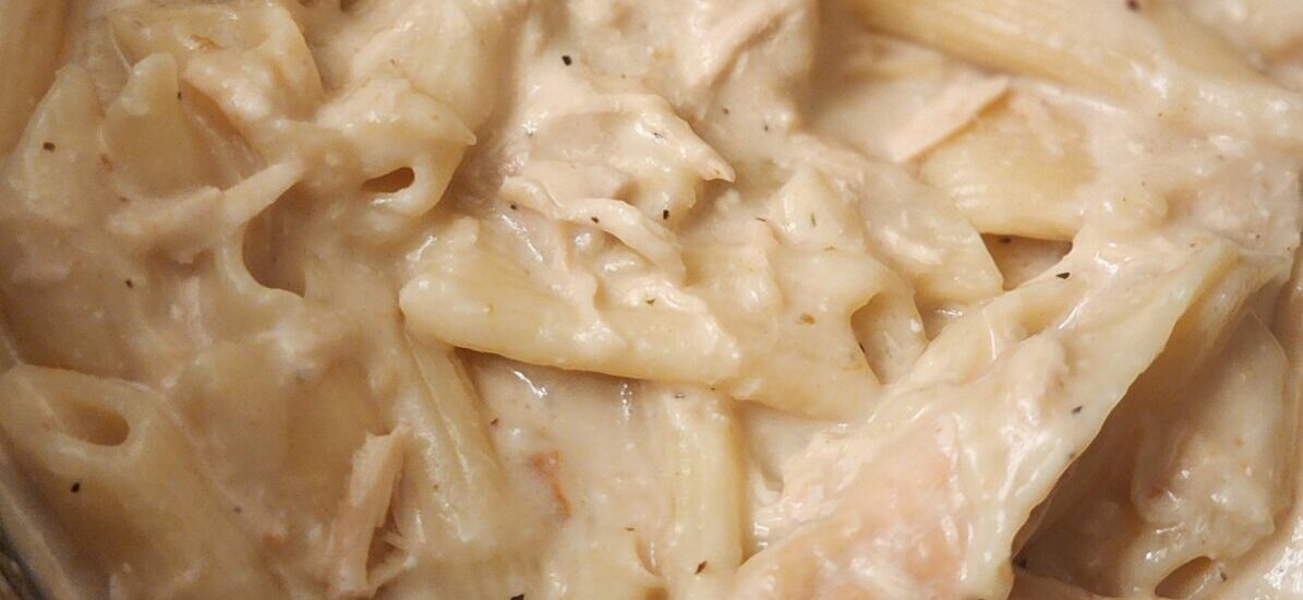 Slow Cooker Creamy Chicken Pasta